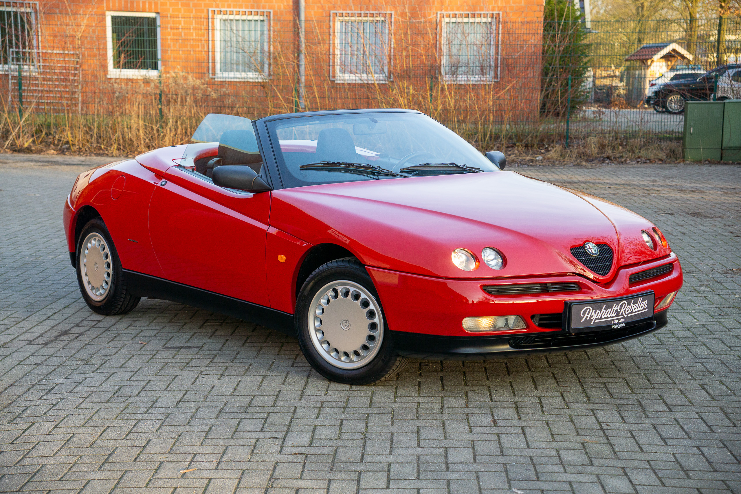 Alfa_Romeo_Twin_Spark_Spider_Oldtimer_003