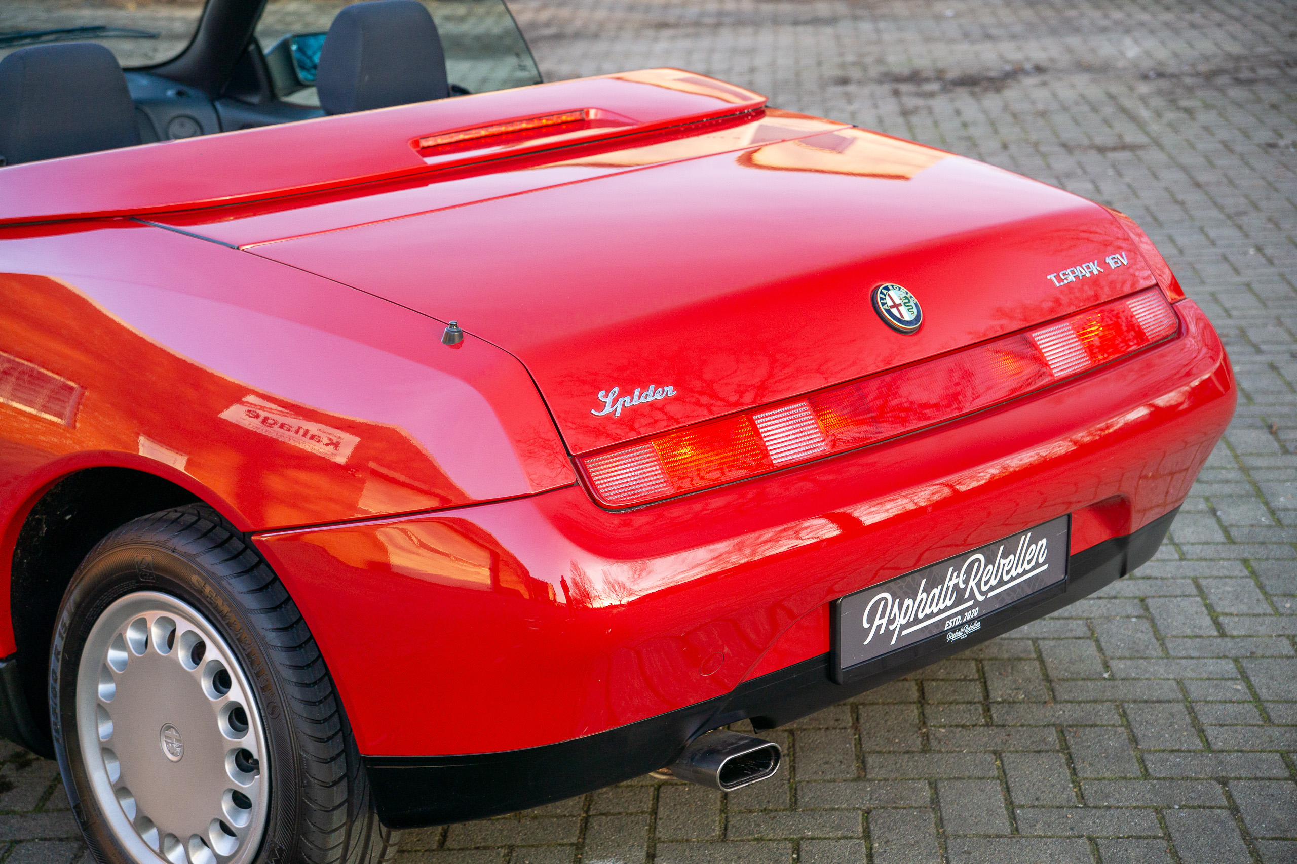 Alfa_Romeo_Twin_Spark_Spider_Oldtimer_017