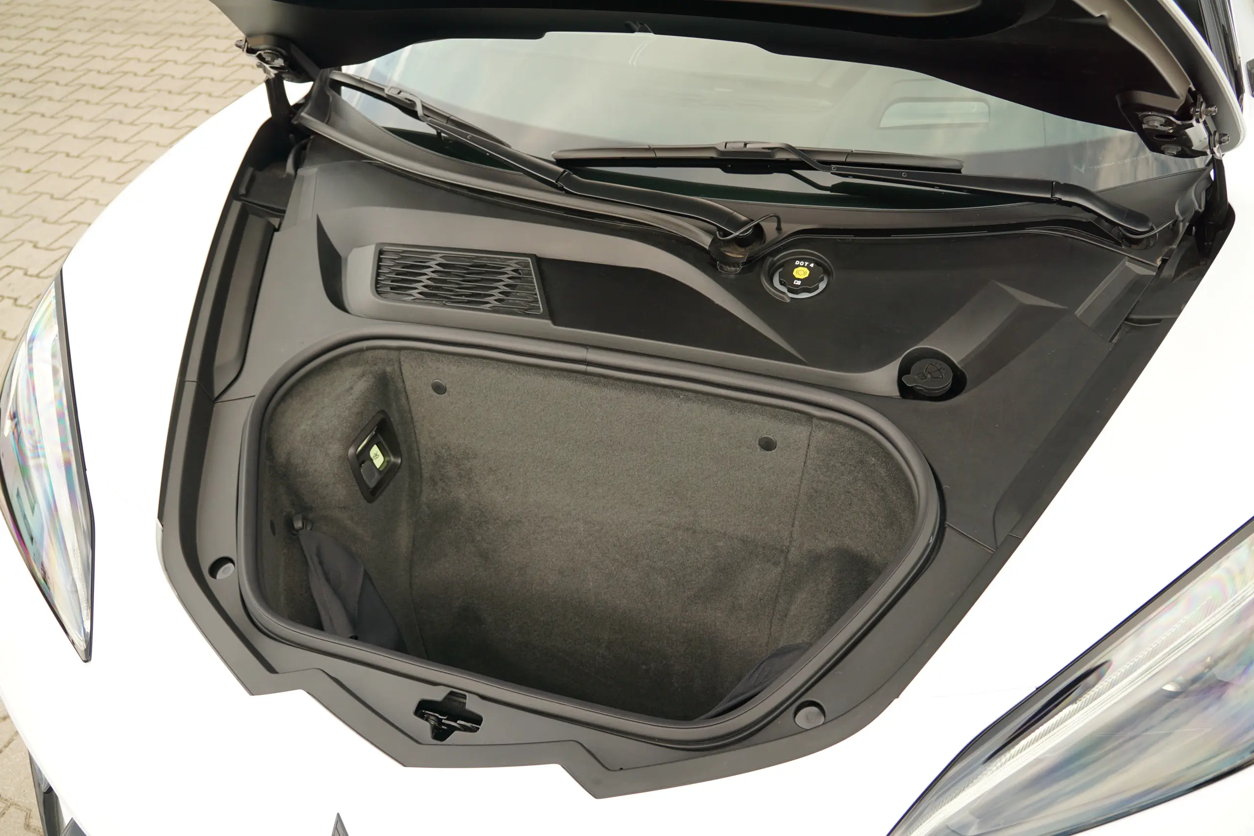 Protezioni Radiatore Anteriori In Alluminio Per Corvette C8 Stingray (2020-2024) - Set 2 Pezzi, Griglia Paraurti, Verniciato Nero, Antidetriti