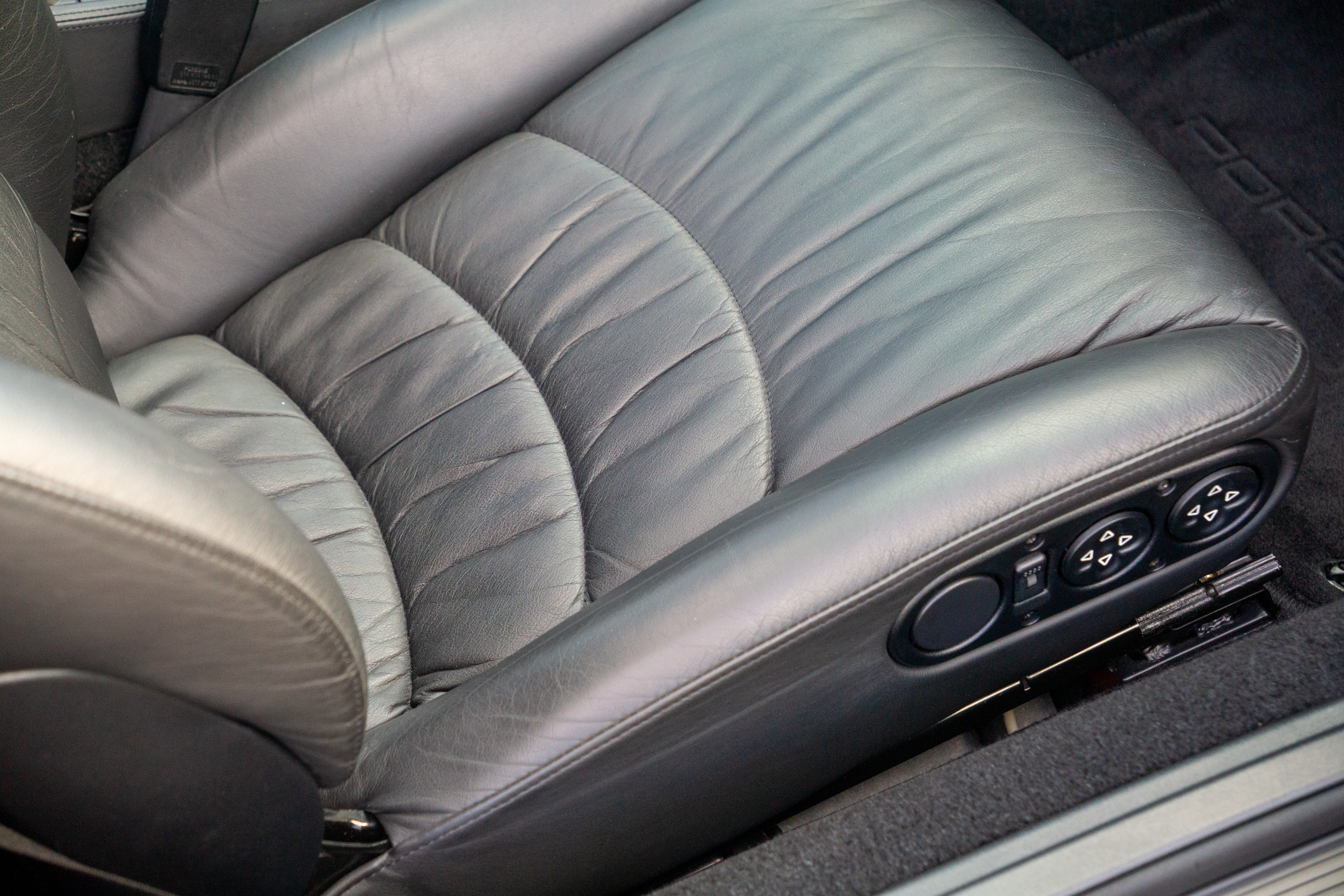 Porsche_993_4S_Coupe_Klassiker_060